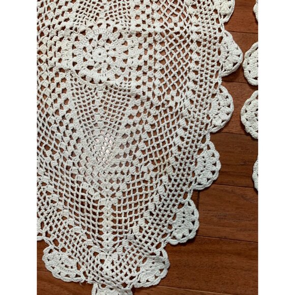 Vintage Handmade Crochet Oval Doilies Set of 2 - Picture 4 of 7